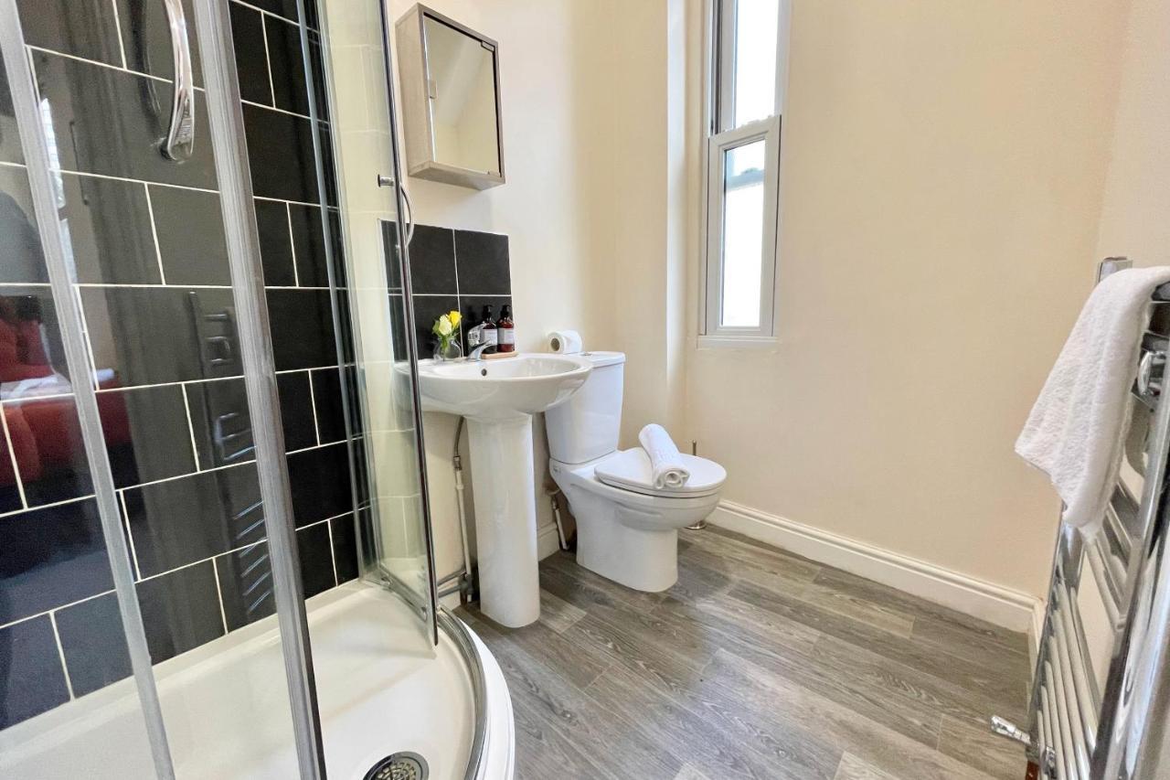 Lovely Twin Bed Studio Near Coventry Shopping Centre Exterior photo